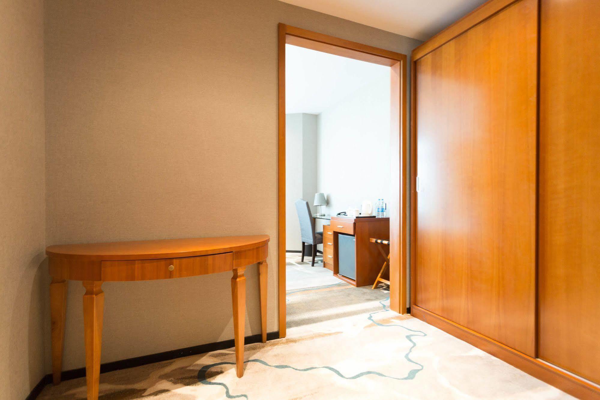 Radiance Hotel Sanghaj Kültér fotó